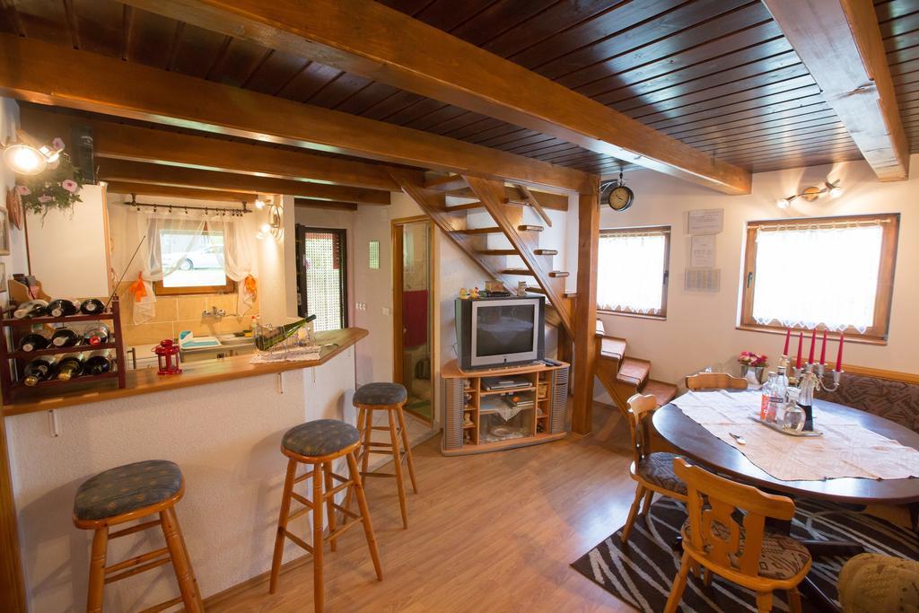 Holiday Home Trzan Josipdol Esterno foto